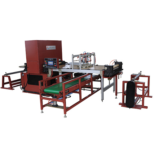 Automtic cutting machine for sand paper